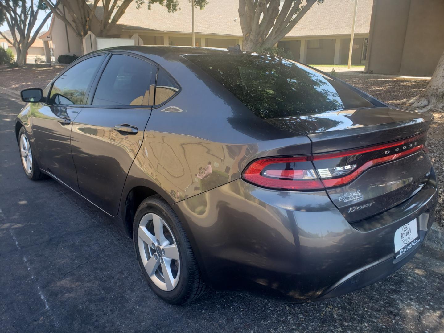 2015 /gray and black Dodge Dart SXT (1C3CDFBB5FD) with an 2.4L L4 DOHC 16V engine, 4-Speed Automatic transmission, located at 323 E Dunlap Ave., Phoenix, AZ, 85020, (602) 331-9000, 33.567677, -112.069000 - 2015 Dodge Dart,...... A Real Must See!!.... No accidents, Power everything, Ice cold ac, Clean Gray and Black interior with Black cloth seats in near perfect condition, power windows, power door locks, Stereo/CD Player, Phone sync, Bluetooth, clean Arizona title, Runs and Drives Excellent. Very cle - Photo#5